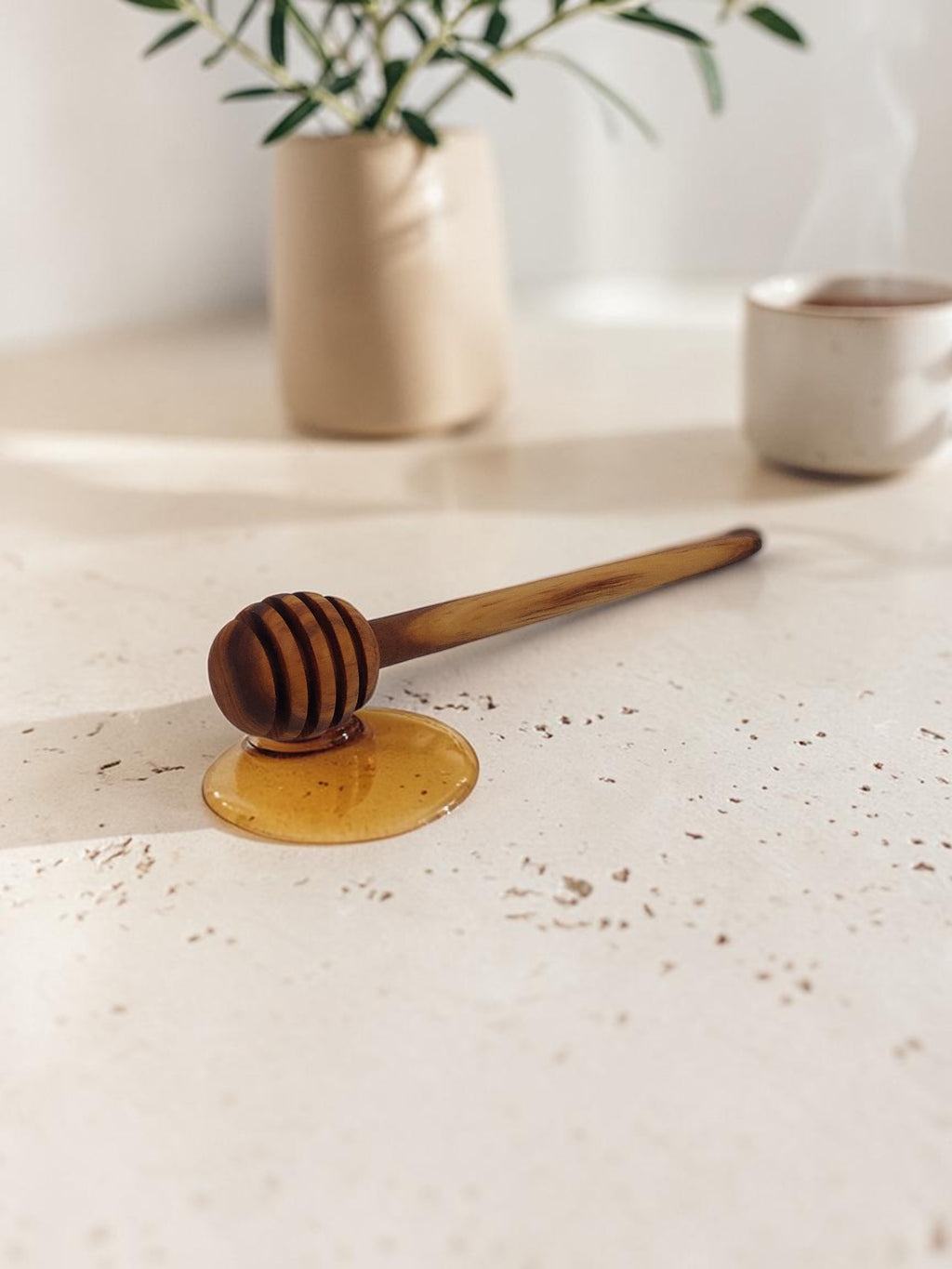 Olivenholz Honiglöffel handgefertigt mit spitzem Stiel  (15 cm)