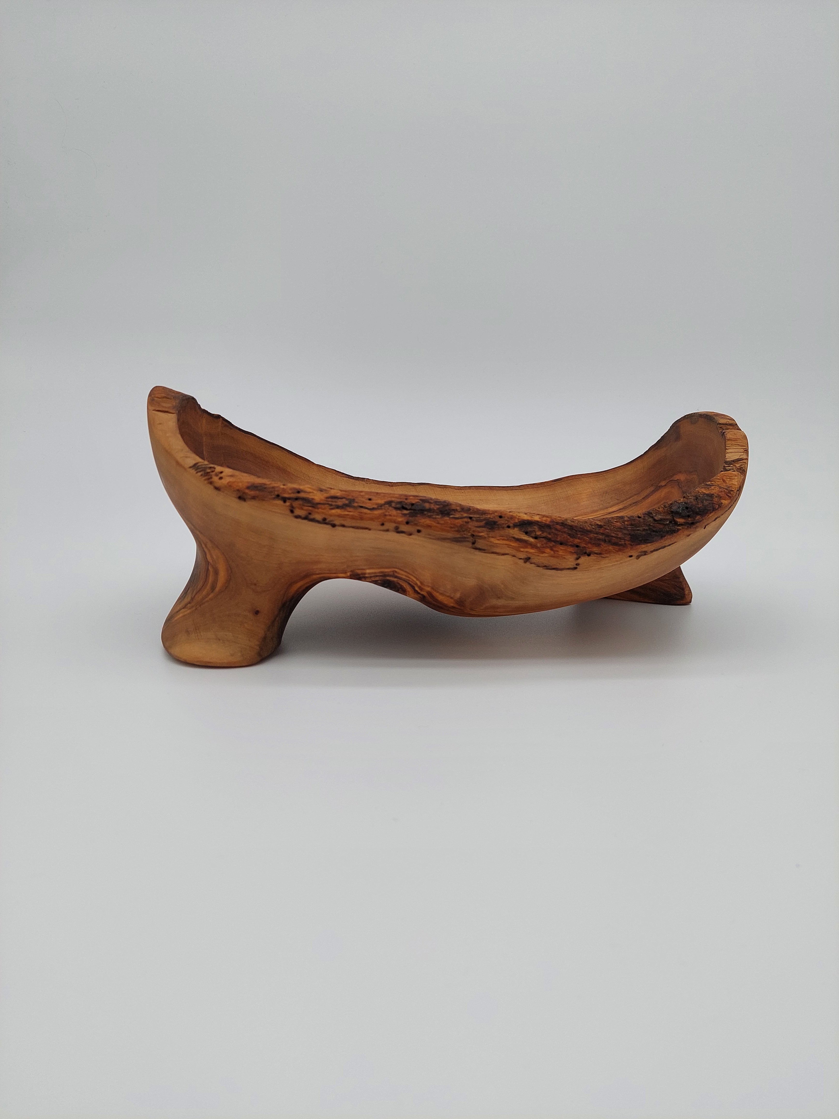 Olivenholz Schale auf 2 Beinen mit Naturrand (27 x 17,5 cm)