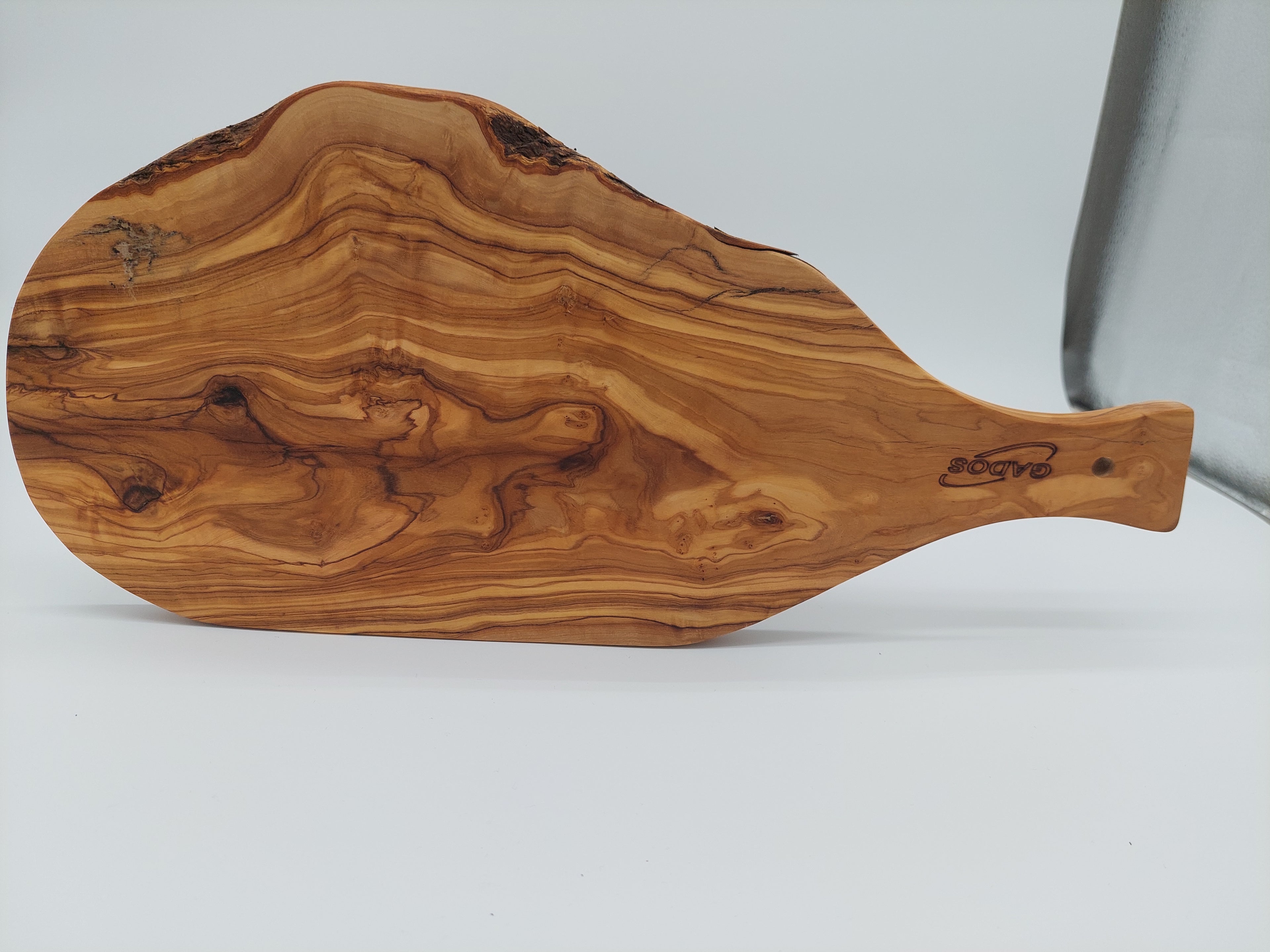 Olivenholz Servierbrett mit Griff & Naturrand (45 x 21 cm)