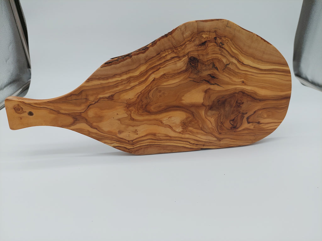 Olivenholz Servierbrett mit Griff & Naturrand (45 x 21 cm)