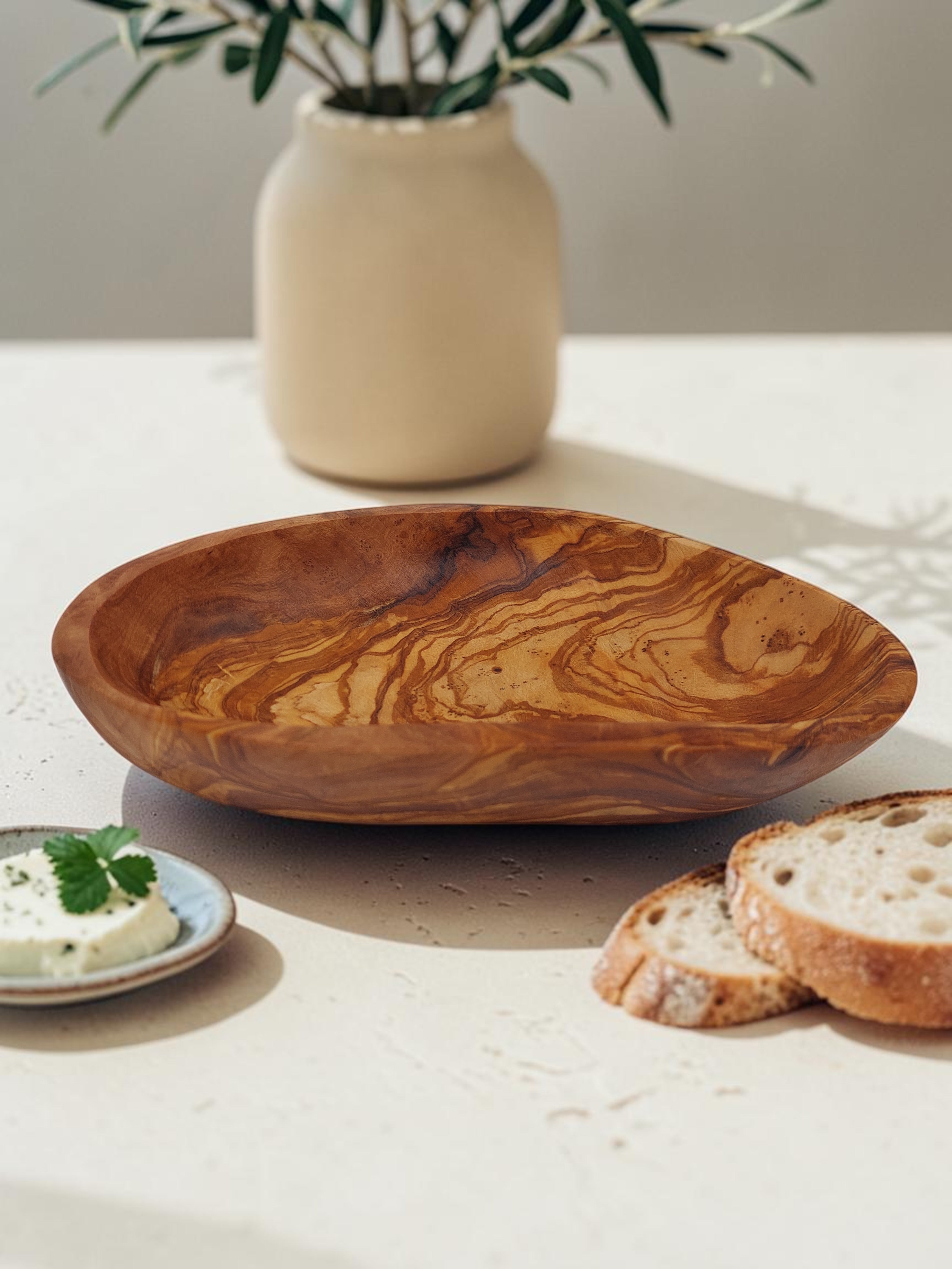 Olivenholz Dippingschale handgefertigt (Flache Brotschale 19 x 11 cm)