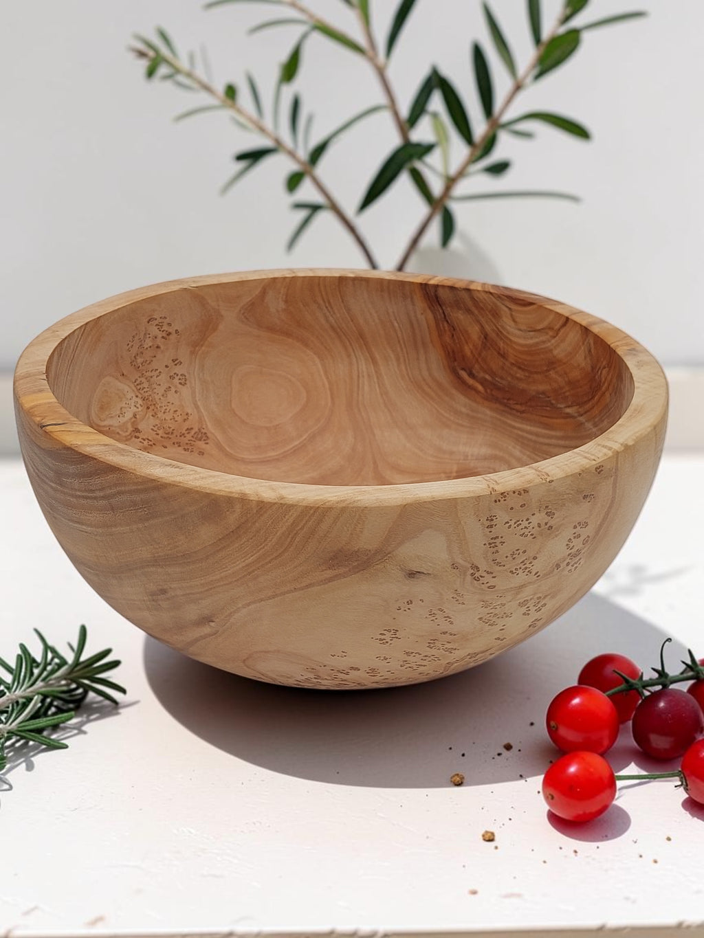 Olivenholz Salatschale handgefertigt (Ø 26 cm)