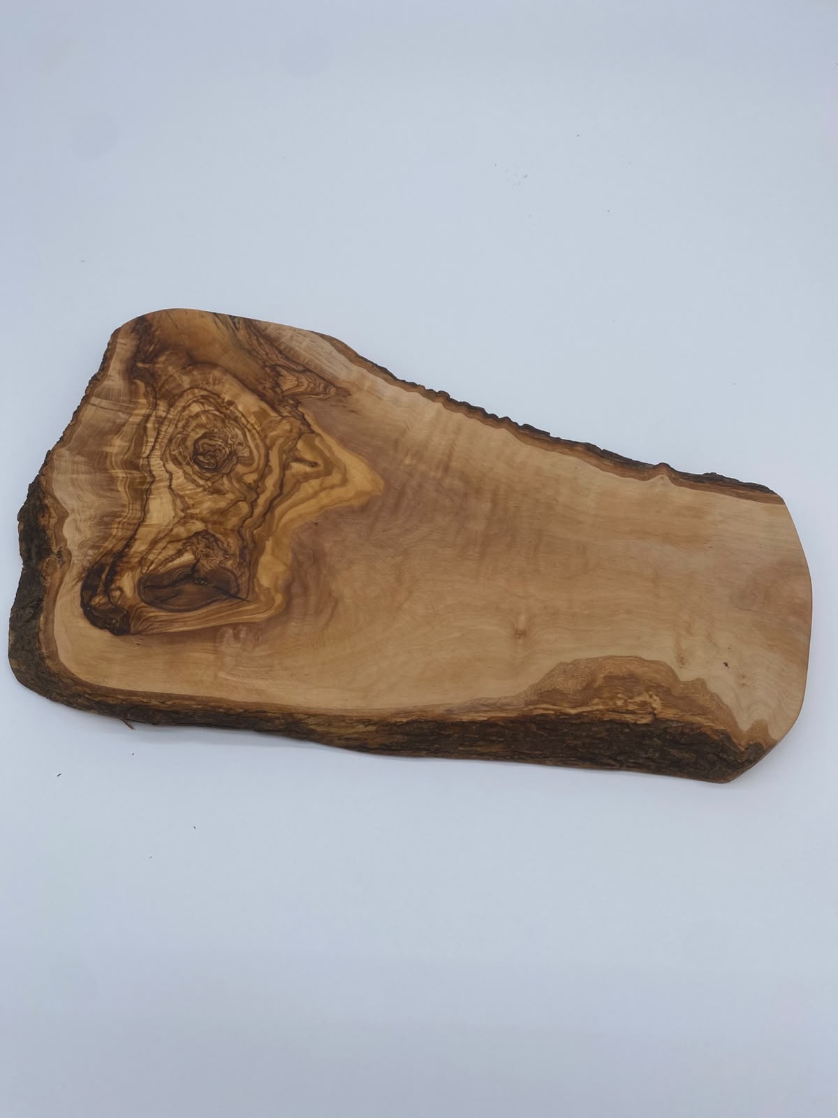 Olivenholz Schneidebrett mit Saftrinne handgefertigt (Steakbrett 38 x 22 cm )