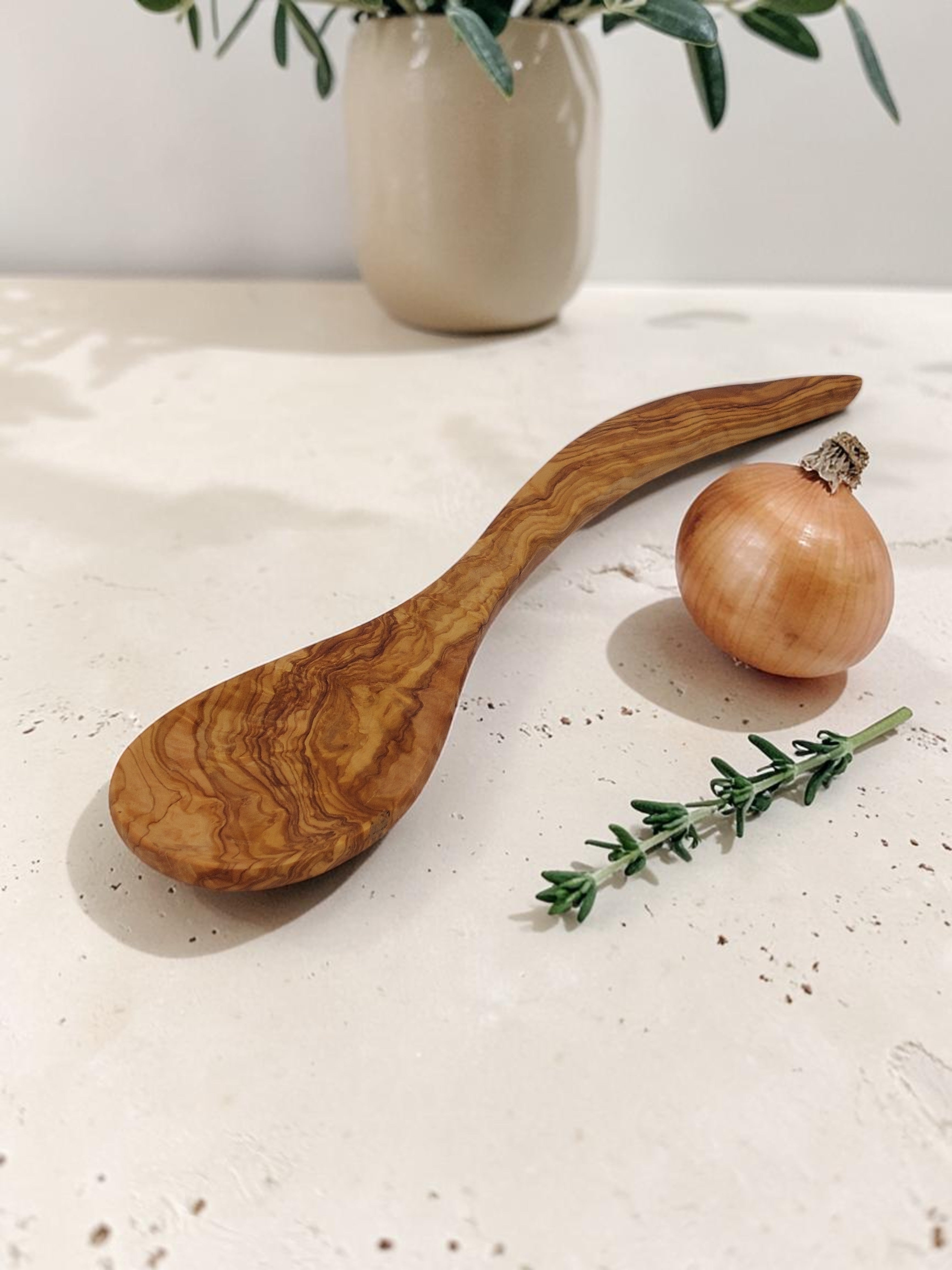 Olivenholz Kochlöffel mit flacher Kante handgefertigt Italienisch (32cm lang )