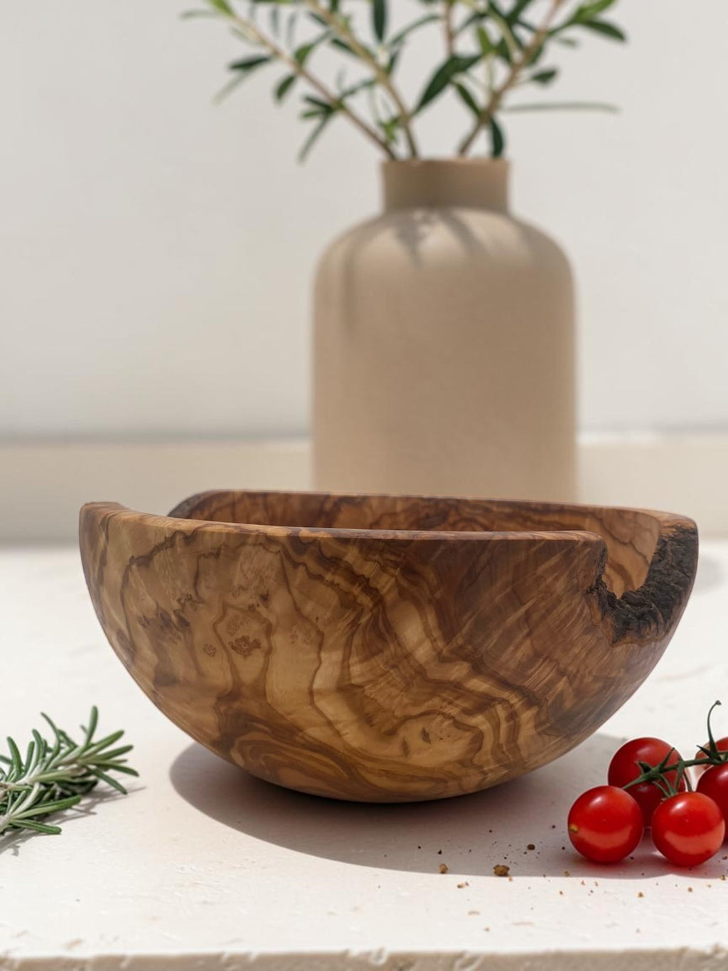 Olivenholz Schale mit Naturrand handgefertigt (Rustikale Holzschale Ø 25 cm )